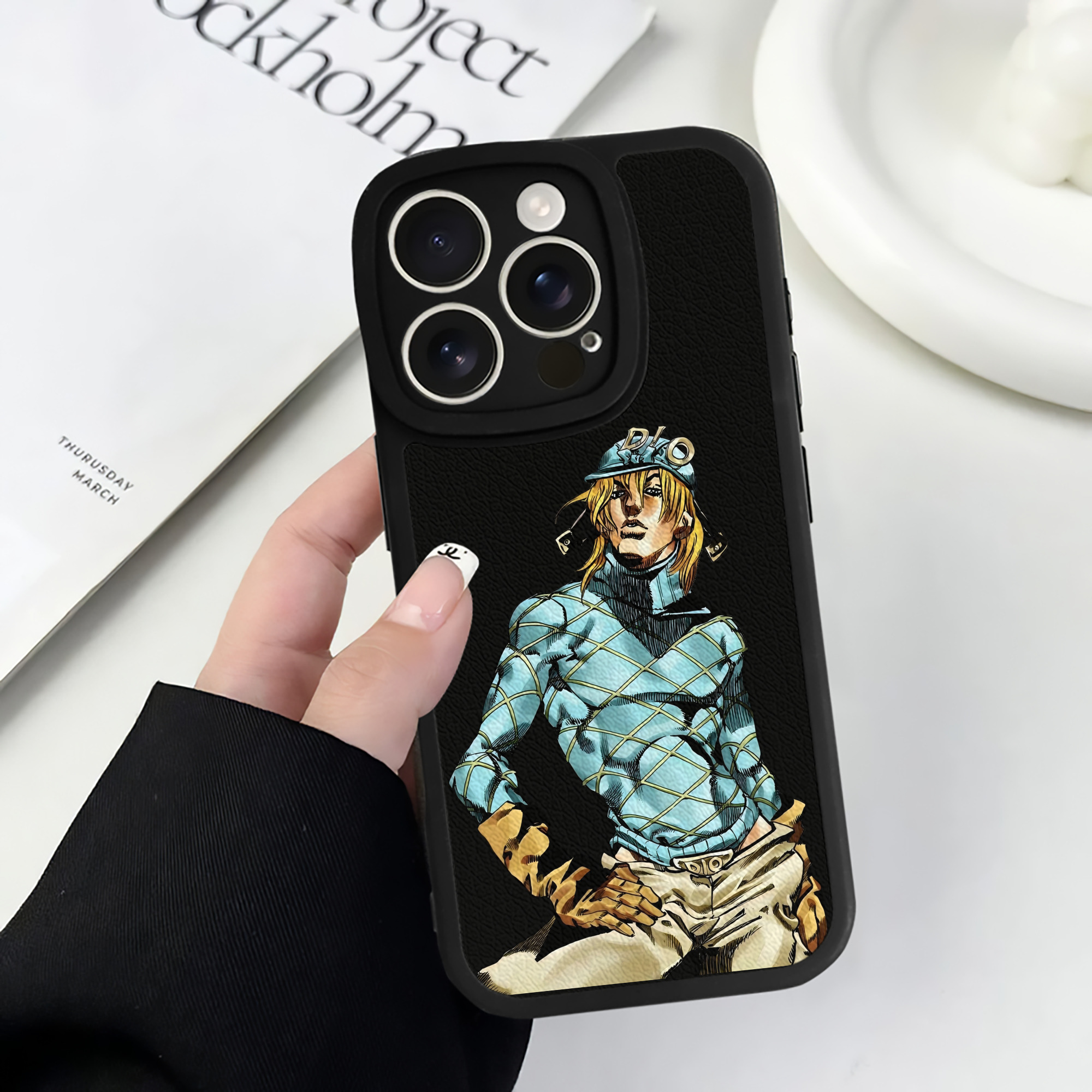（画像用） ジョジョの奇妙な冒険 ディオ?ブランドー JoJo's Bizarre Adventure Dio Brando 【iPhone 16シリーズ対応】シリコンスマホケース（レザー調） 材質：シリコン